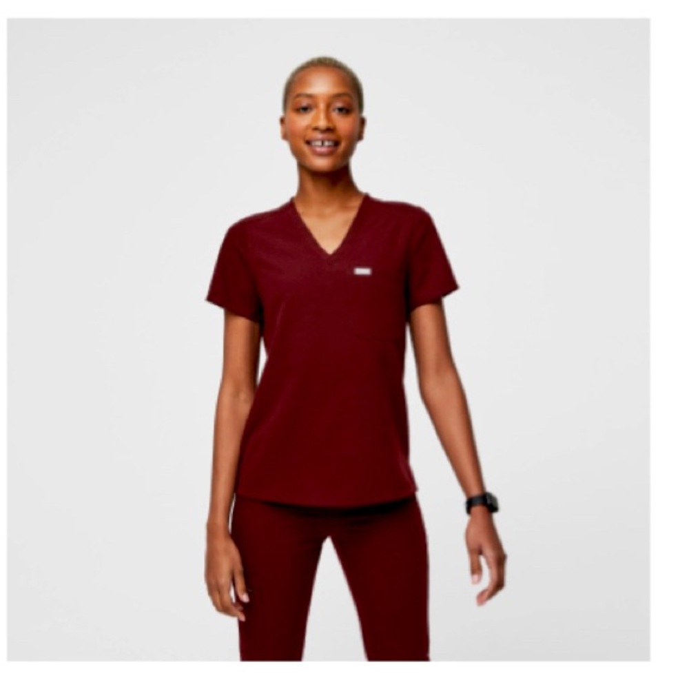 Burgundy Catarina™ - One-Pocket Scrub Top M - Burgundy